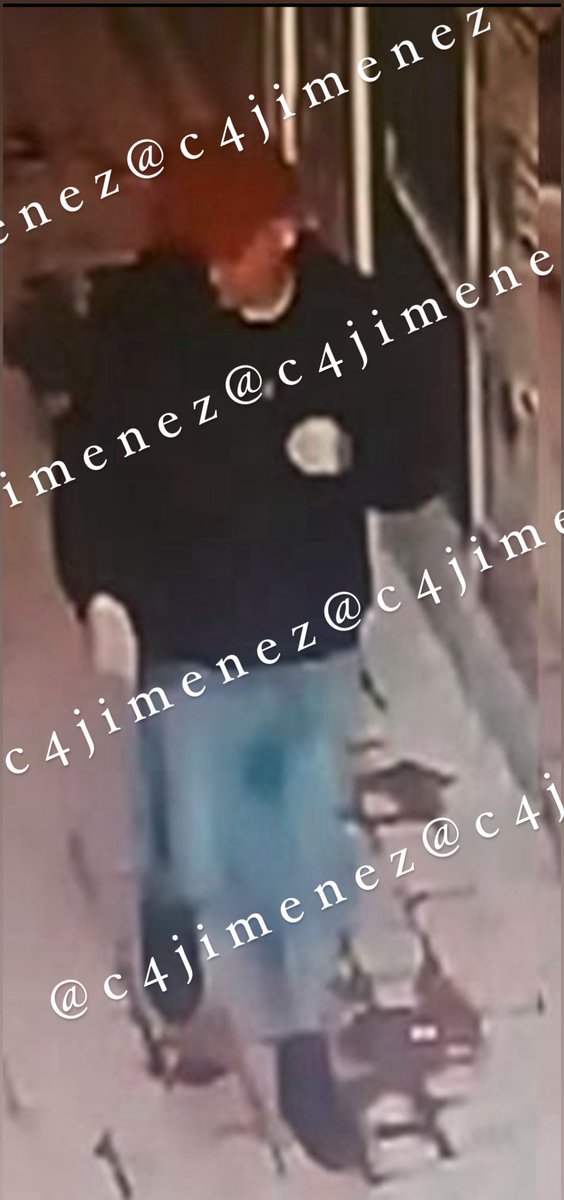 c4jimenez's tweet photo. LLEVABA GUANTES, SE CUBRIÓ de las CÁMARAS…
Así caminó por calles de @IztacalcoAl el tipo q manejó la moto para matar a Ximena y José.
La @FiscaliaCDMX descubrió las imágenes.
El tipo acababa de bajar de esta camioneta.
Dejó ese chaleco, tiró los guantes…

Detalles #C4EnAlerta https://t.co/g9VDt9kBpx