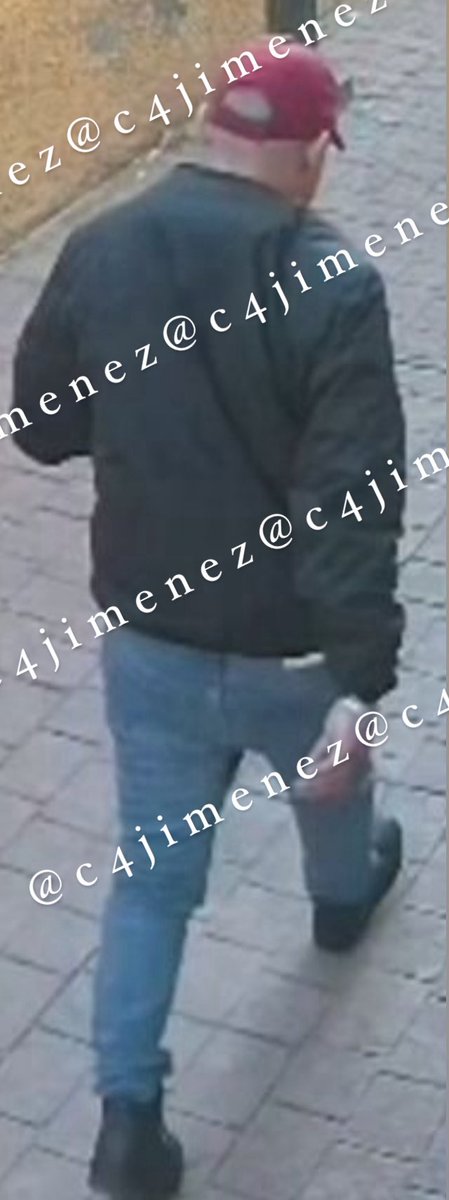 c4jimenez's tweet photo. LLEVABA GUANTES, SE CUBRIÓ de las CÁMARAS…
Así caminó por calles de @IztacalcoAl el tipo q manejó la moto para matar a Ximena y José.
La @FiscaliaCDMX descubrió las imágenes.
El tipo acababa de bajar de esta camioneta.
Dejó ese chaleco, tiró los guantes…

Detalles #C4EnAlerta https://t.co/g9VDt9kBpx