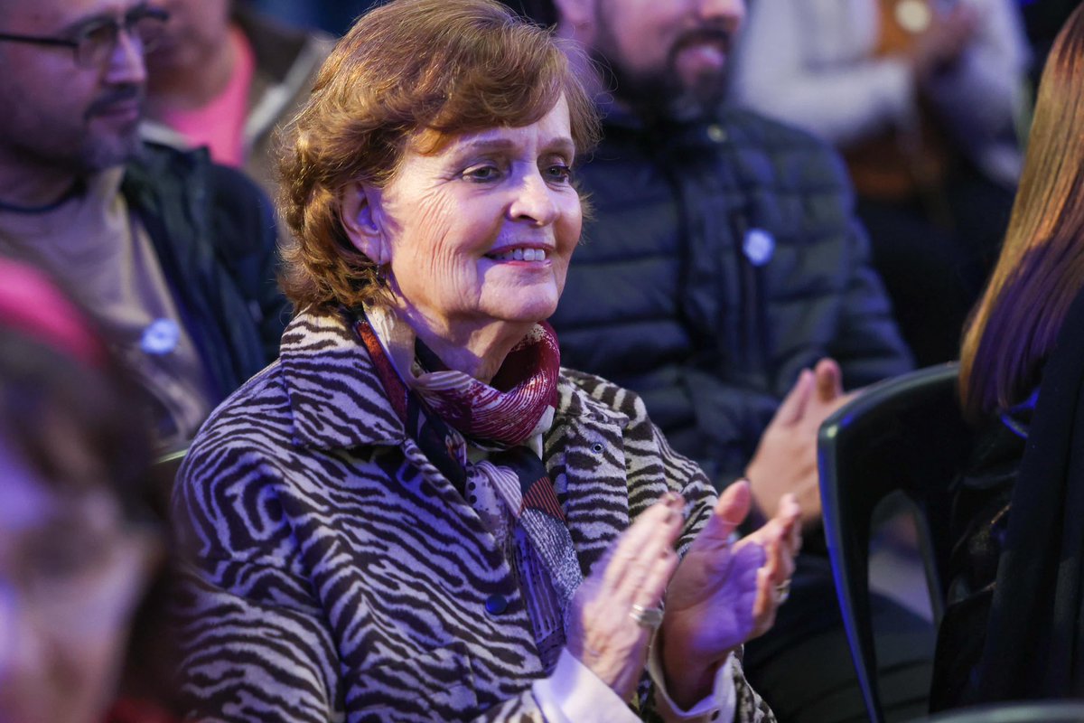 💬 ¿Cómo querés que se vea la Plaza Urquiza?

Hoy estuvimos en este hermoso espacio verde que tanto significa para los tucumanos, lanzando la primera consulta pública para que vos seas parte de su transformación. 🌳🎨

Queremos una plaza con más vida, más color y más