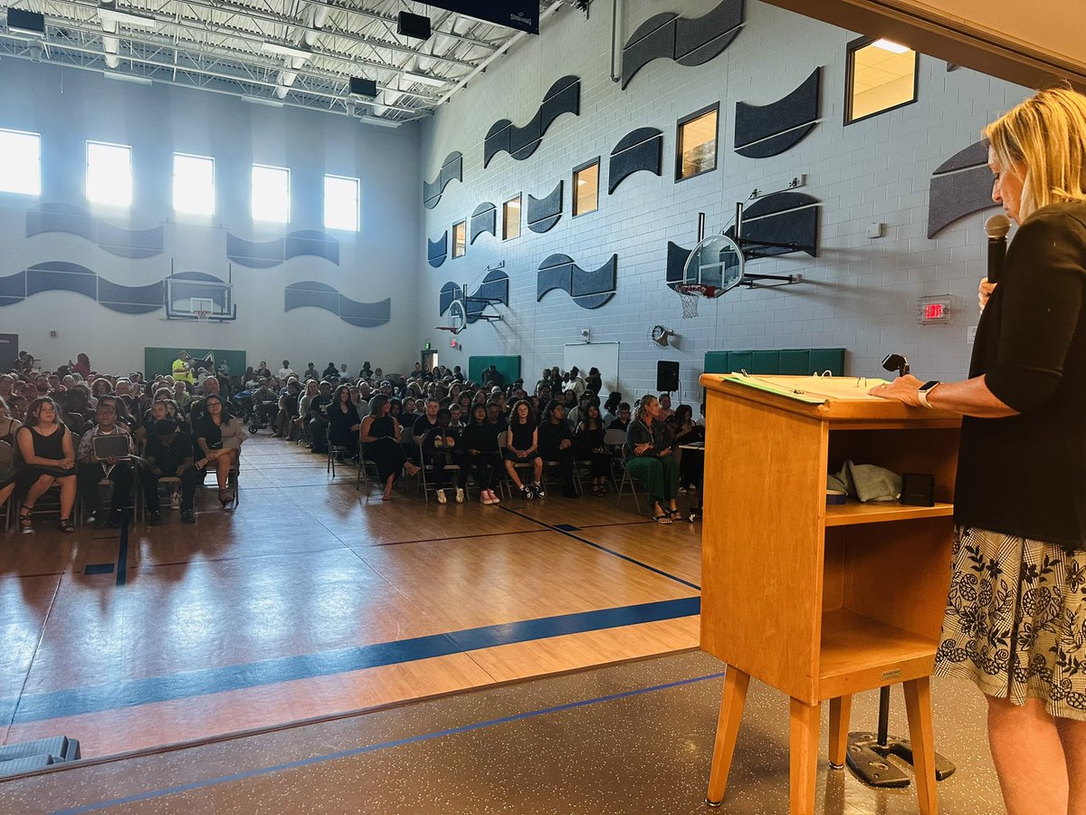 We had another great promotion ceremony put on today by our #CPSbest staff! 407 chairs on the floor and there are people standing in the back 🤯 There’s no doubt that our #TrustyHuskies deserve this kind of recognition!
