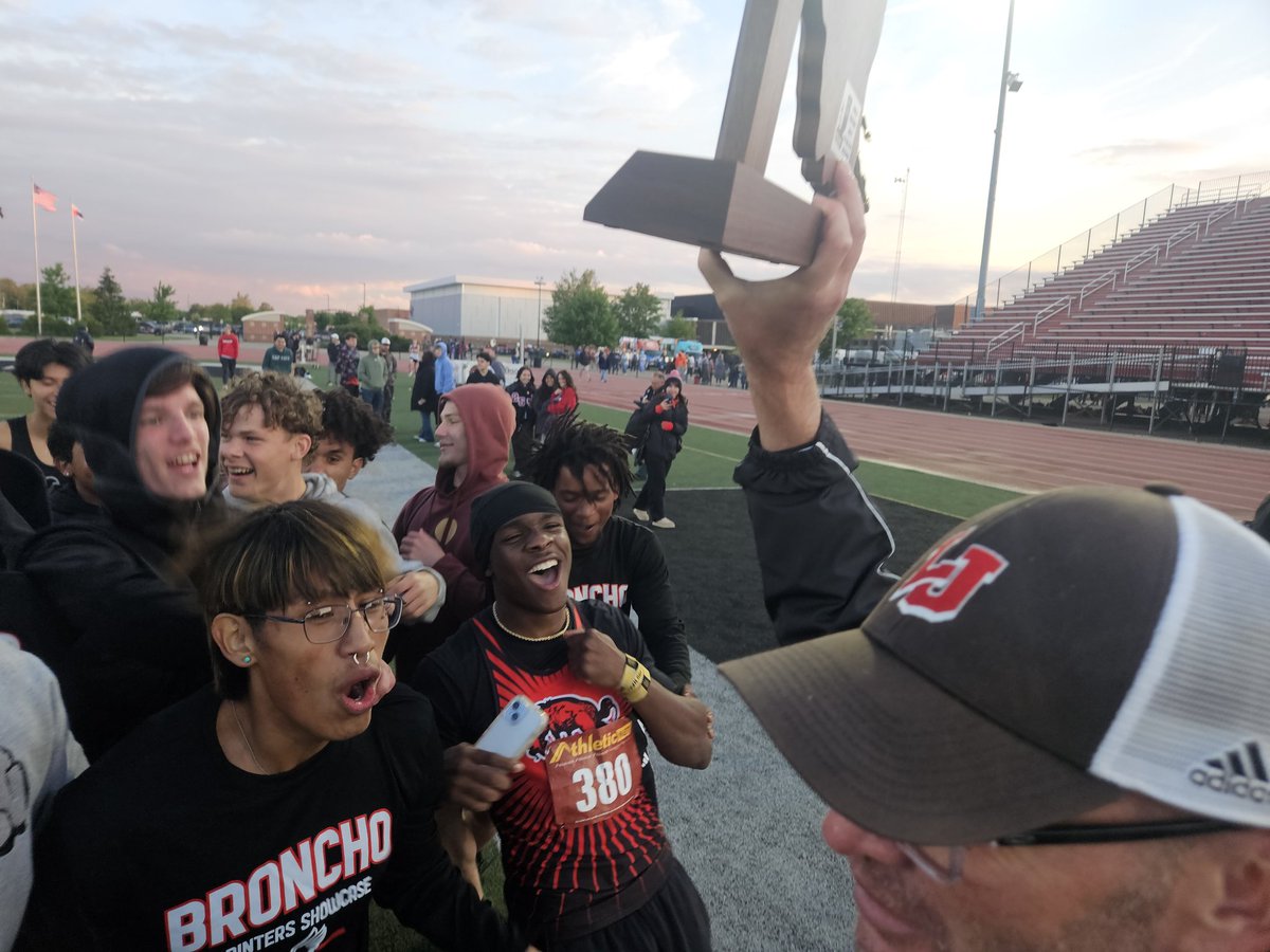 Ethan Hanson tweet media