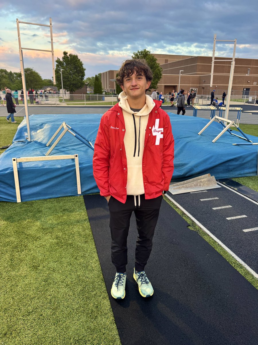 NPHS Track & Field (@nphstrack1) on Twitter photo 🚨 Congrats to Quinn Crawmer on being SECTIONAL CHAMPION in the Pole Vault!! <a href="/NPHSDragons/">New Palestine Dragons</a> 🚨 Congrats to Quinn Crawmer on being SECTIONAL CHAMPION in the Pole Vault!! <a href="/NPHSDragons/">New Palestine Dragons</a>