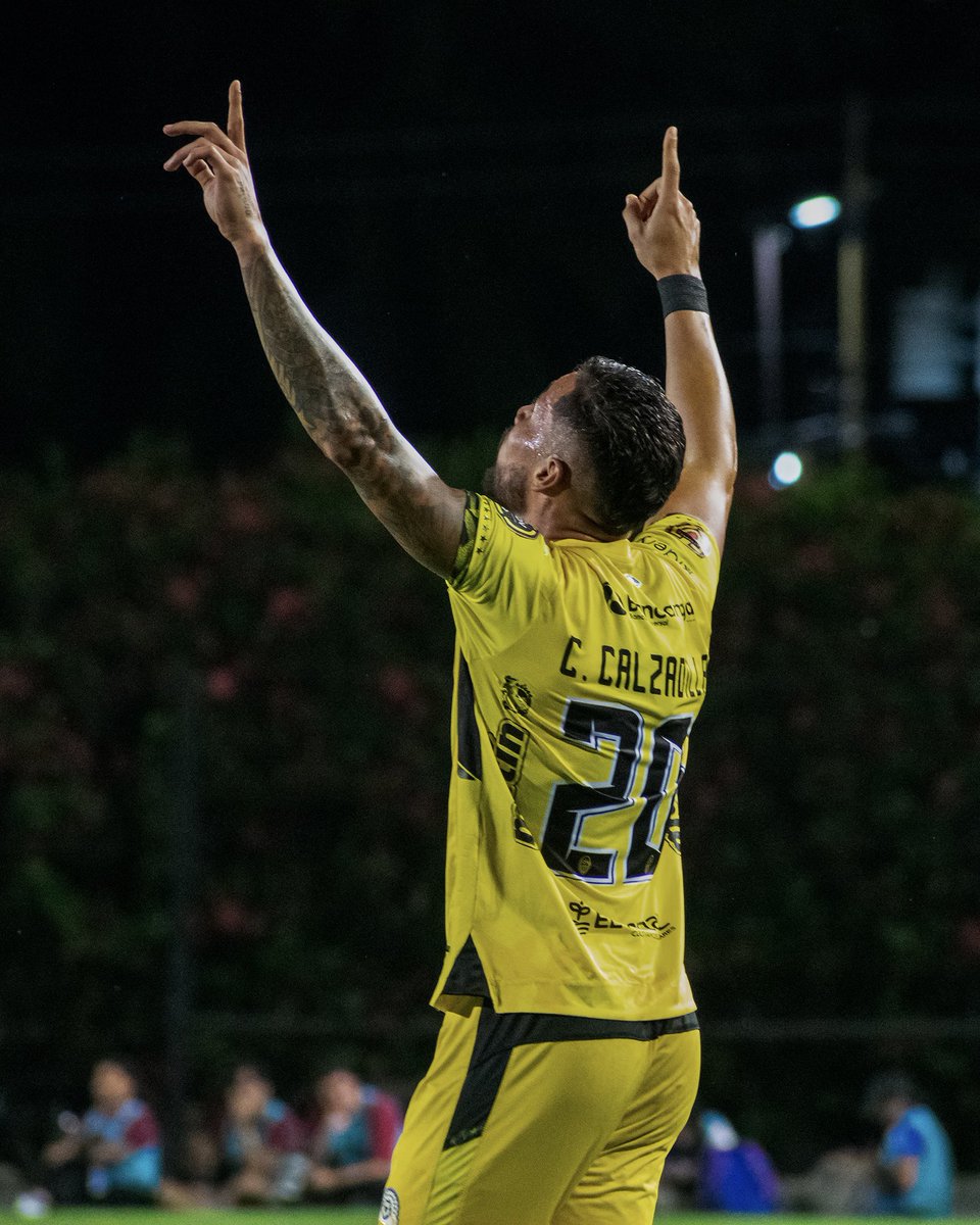 Liga Banco de Venezuela (@ligafutve) on Twitter photo 😎 • ¡Un festín de goles aurinegros!
➡️ • Desliza para revivir la alegría de los cuatro tantos de <a href="/DvoTachira/">Deportivo Táchira FC</a>
📸 • <a href="/JPabloLobo/">José Pablo Lobo</a>
#LigaBancoDeVenezuela 😎 • ¡Un festín de goles aurinegros!
➡️ • Desliza para revivir la alegría de los cuatro tantos de <a href="/DvoTachira/">Deportivo Táchira FC</a>
📸 • <a href="/JPabloLobo/">José Pablo Lobo</a>
#LigaBancoDeVenezuela