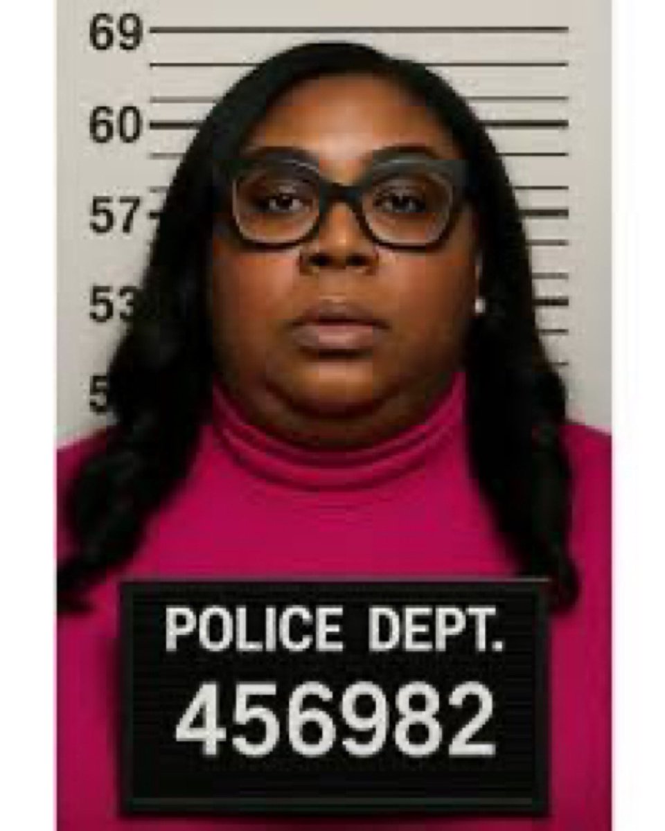 Milajoy's tweet photo. Mugshot. https://t.co/yYoRo08uXE