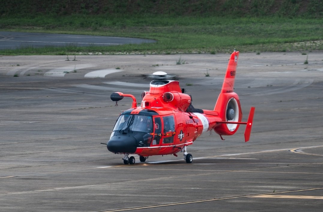 Bryson Sullivan 🇺🇲 (@naturalparadigm) on Twitter photo Had an opportunity to watch <a href="/USCG/">U.S. Coast Guard</a> operations out of Atlantic City recently, the MH-65E Dolphins they fly are quite stunning aircraft.
#avgeek Had an opportunity to watch <a href="/USCG/">U.S. Coast Guard</a> operations out of Atlantic City recently, the MH-65E Dolphins they fly are quite stunning aircraft.
#avgeek