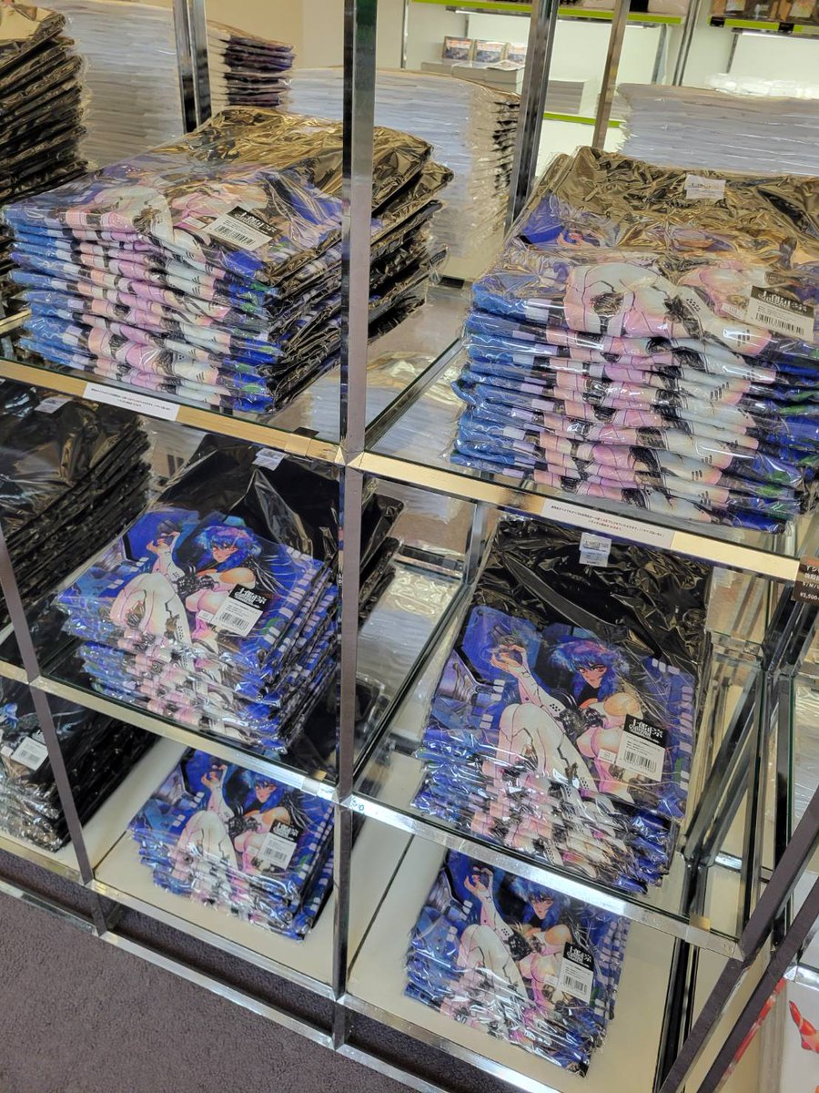 お待たせいたしました。 本日より、品切れとなっておりました攻殻機動