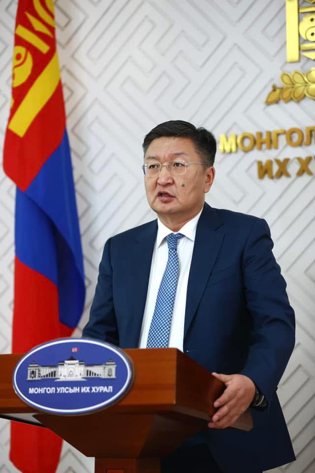 Я.Содбаатар: Надад Ерөнхий сайд болох амбиц байхгүй 

МАН-ын генсек Я.Содбаатар Ерөнхий сайд болохгүй гэж мэдэгдлээ. Тэрбээр “Шинэ Ерөнхий сайдын томилгоо хаана ч яригдаагүй. Мөн надад ийм амбиц байхгүй гэдгийг хэлье” гэв.