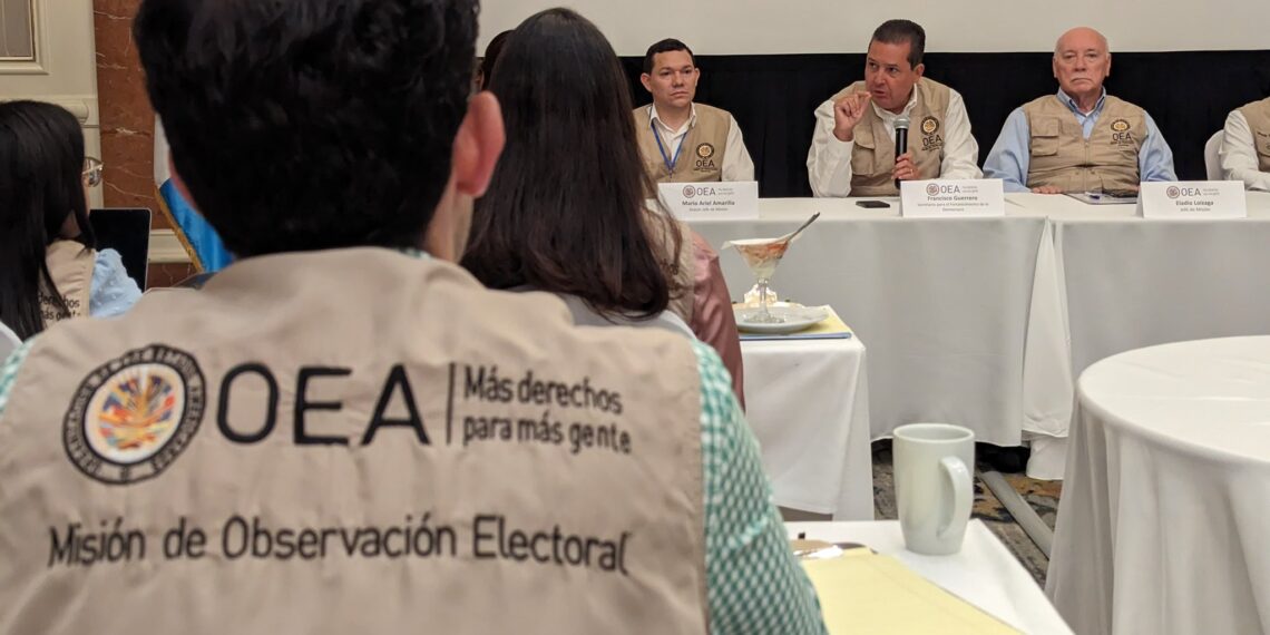 Ricigt1's tweet photo. Otro golpe a los golpistas! ⚠️
La Misión Electoral de la #OEA presentó su informe final sobre las elecciones 2023 y fue contundente: respaldan al pueblo de #Guatemala 🇬🇹 y su defensa democrática 🗳️. Un duro revés para el MP de #ConsueloPorras ⚖️ y los golpistas que intentaron robarse el proceso desde los tribunales y la fiscalía. El mundo sabe quiénes son los enemigos de la democracia
#GolpistasFuera