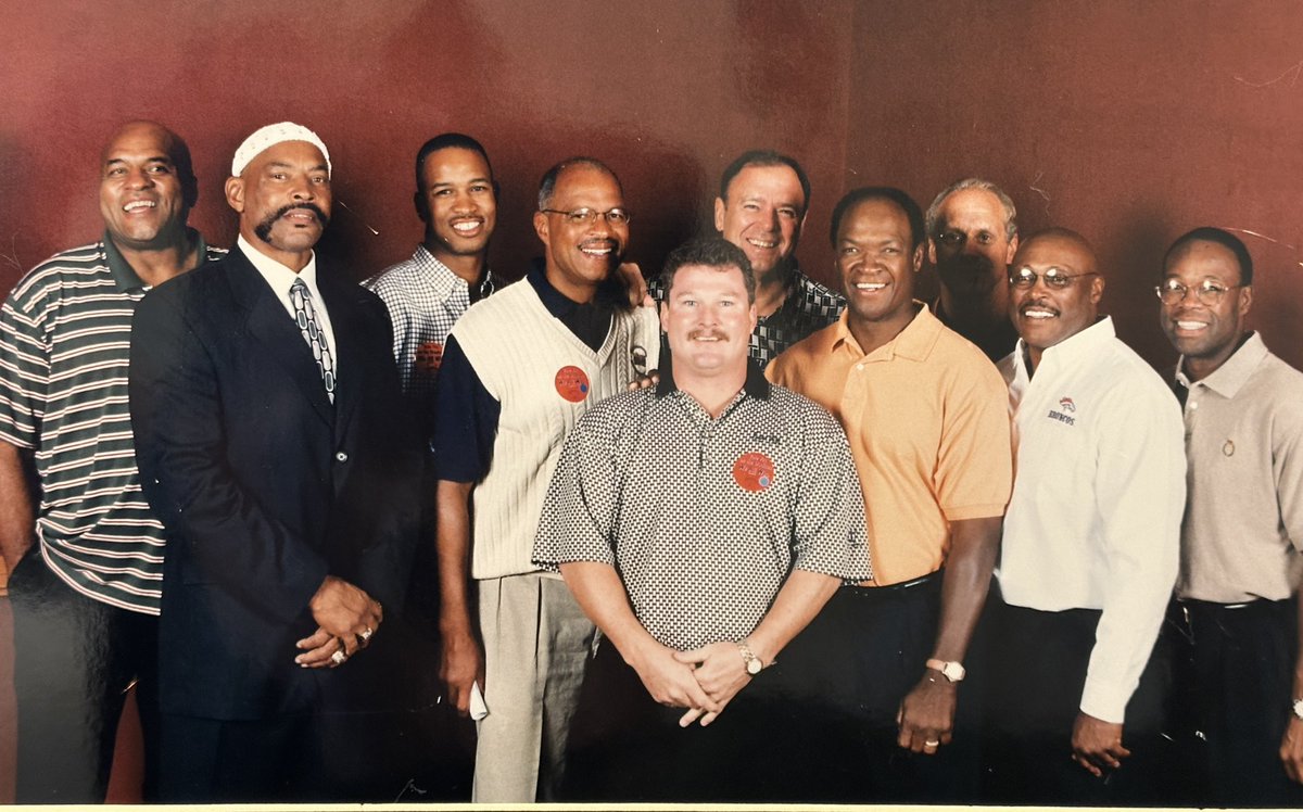 Trying to help a neighbor out. Bronco country you think you can tell me who’s signatures these are, and who’s in the pictures please