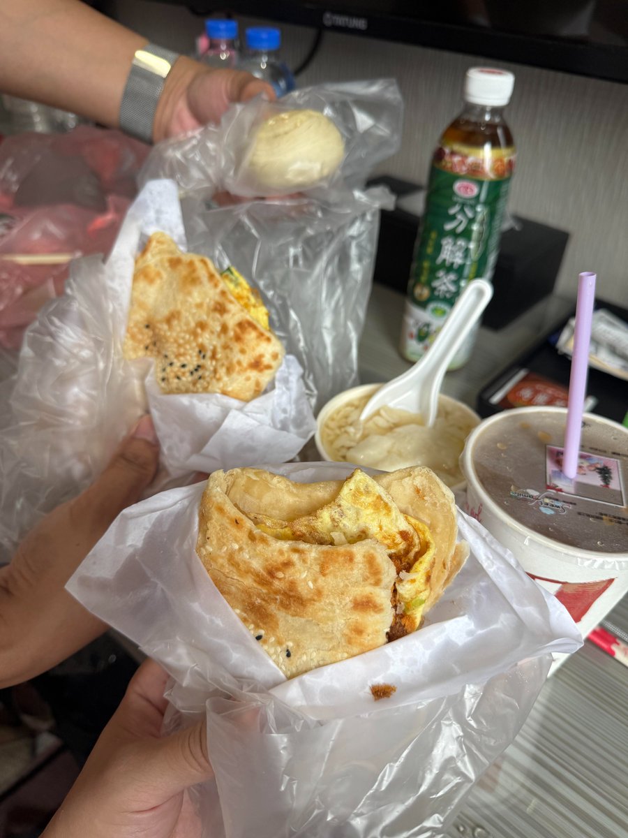 asmarabar33's tweet photo. 長い時間並びました https://t.co/UFCyvwThLw