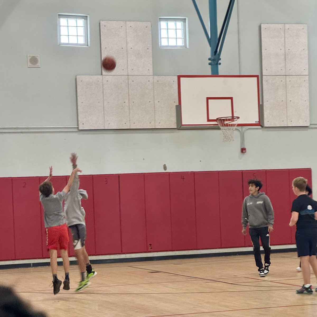 MustangsPHMS's tweet image. Grade Level Basketball Tournament was so much fun! #PHMSmustangsPRIDE 💚🐎