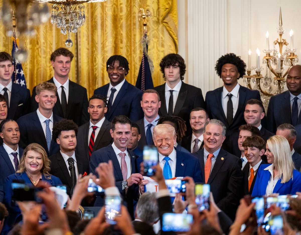 Front &amp; center at the White House 🫡
<a href="/CoachKevinHovde/">Kevin Hovde</a> #OnlyHere