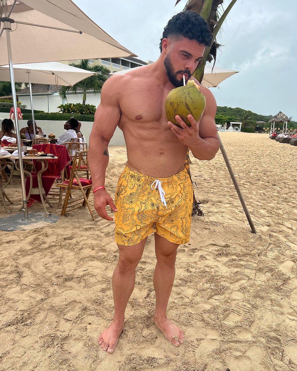 TonyEchevarria_'s tweet photo. In need of another tropical vacation 🥥 https://t.co/5SxPmw5xxK