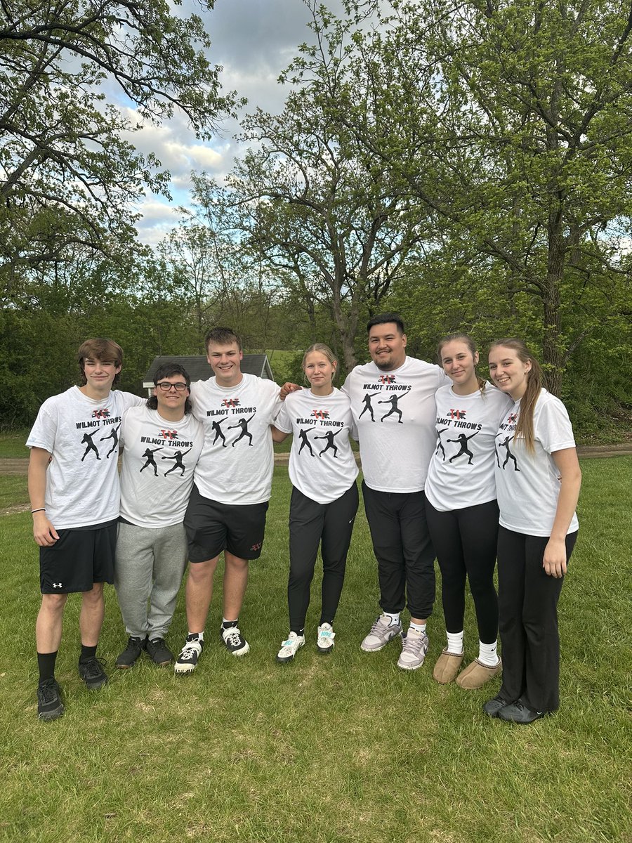 Great day to be a thrower!
5 PRs total &amp; 2 top 3 finishes!
Proud of these guys!