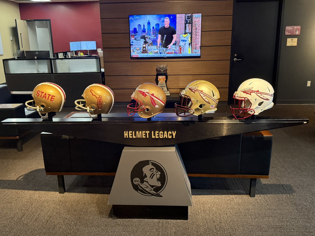 97 Sports- Helmets/Decals 🏈 tweet media