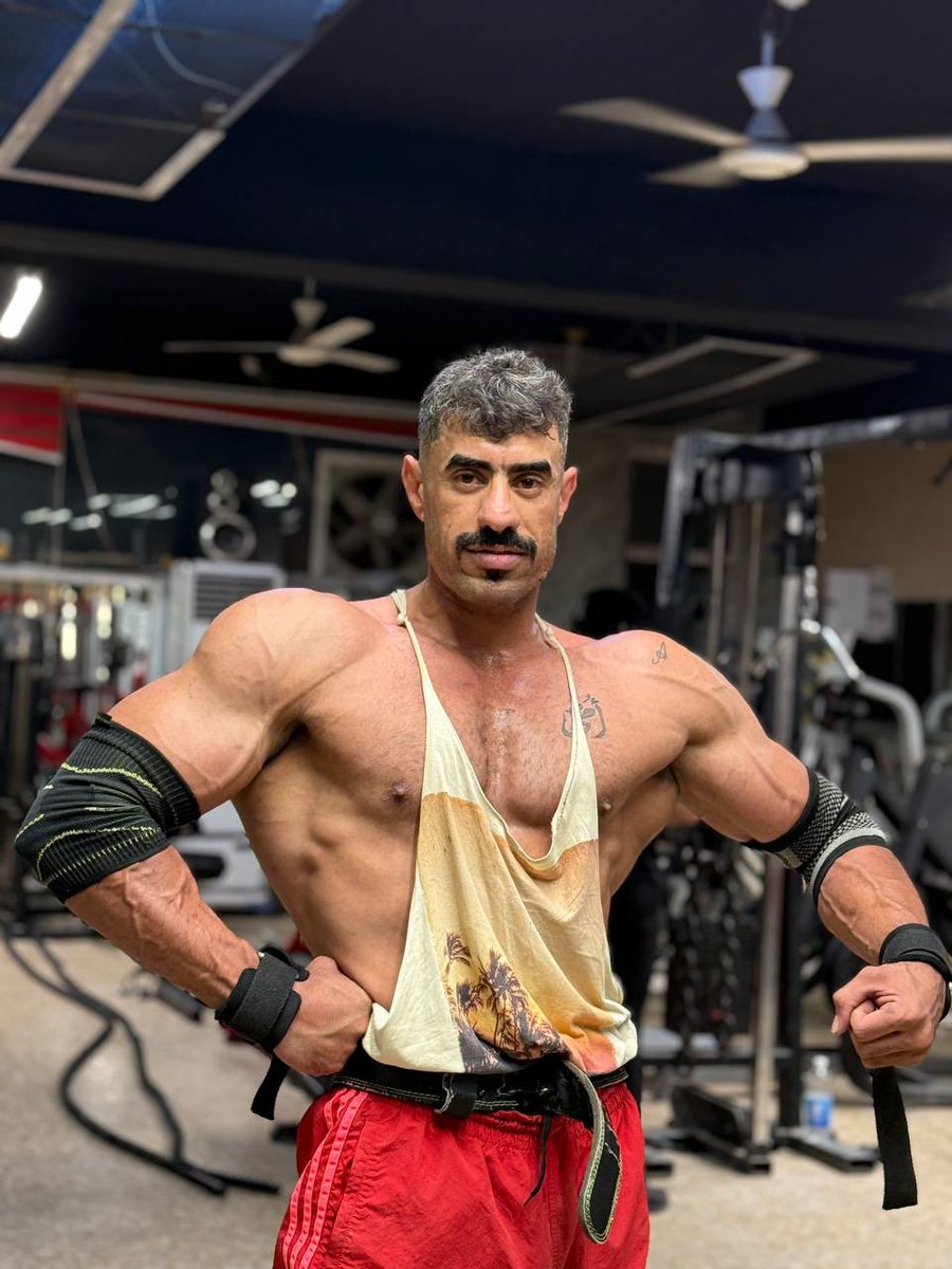 كرامتي اولاً وعاشراً انت 🙂🙂