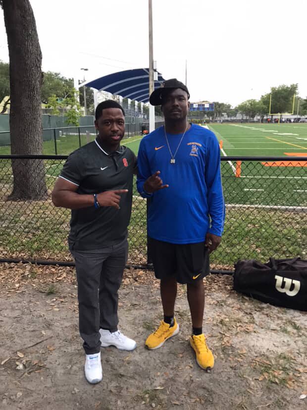 CoachHop7's tweet photo. @CoachDRedd  @mnw_fb 🔵🟡 @CuseFootball https://t.co/L8YJgqtqG1