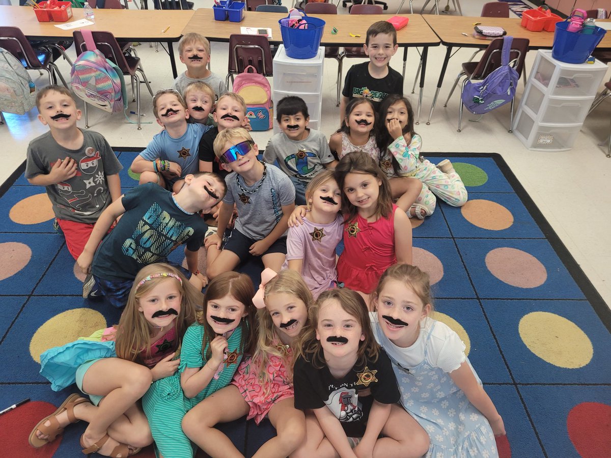 We did it! These trainees became grammar cops! They worked hard on capitalization, organization, punctuation, and spelling. #mvesgainesville #firstgraderocks