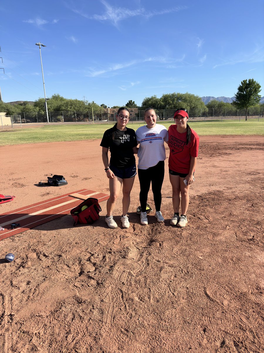 coachbkoehler's tweet photo. Got to work with both of my students today @EmmaSaiz2026 &amp; her sister Chloe who is currently going to be a sophomore at GCC! https://t.co/ok3kRpvLGD