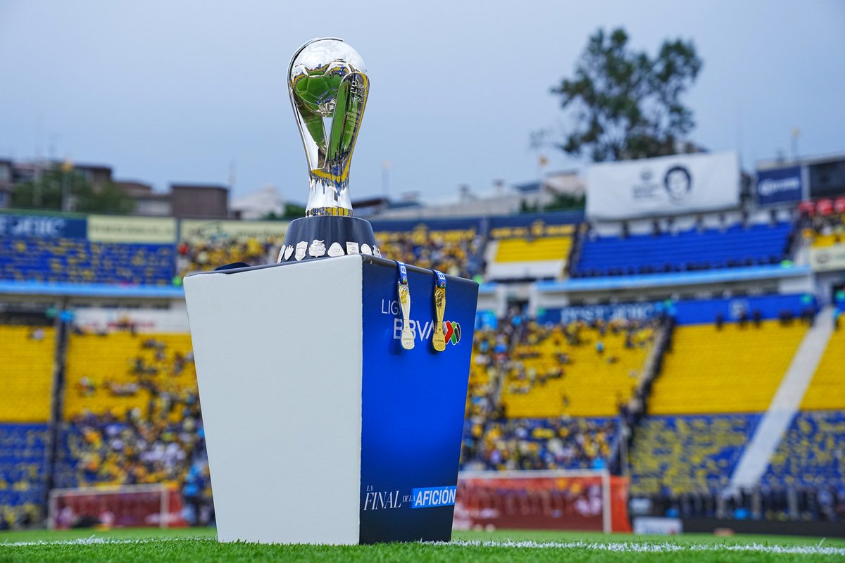 mediotiempo's tweet photo. ¡ASÍ SALEN ÁGUILAS Y DIABLOS! 
¡PAULINHO NI A LA BANCA!😳

🦅: Malagón, Kevin, Israel Reyes, Cáceres, Borja, Jona, Fidalgo, Chiquito, Zendejas, Dávila y Henry Martín 

👹: Luis García, Barbosa, Bruno Mendez, Pereira, Luan García, Gallardo, Franco Romero, Jesús Angulo, Marcel, Morales y Alexis Vega

EN VIVO | https://t.co/qEs2CU2tUk
