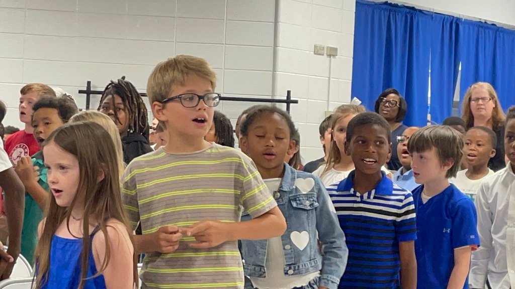 NAUES2024's tweet photo. ๐โจ Today we celebrated our awesome 2nd graders at North Augusta Elementary! They've worked hard, grown so much, and are ready to soar into 3rd grade. ๐ซ Huge thanks to our dedicated teachers & supportive familiesโyour impact is everything! ๐๐ค #NAUEProud #SecondGradeStars https://t.co/QYBOvLCFQd