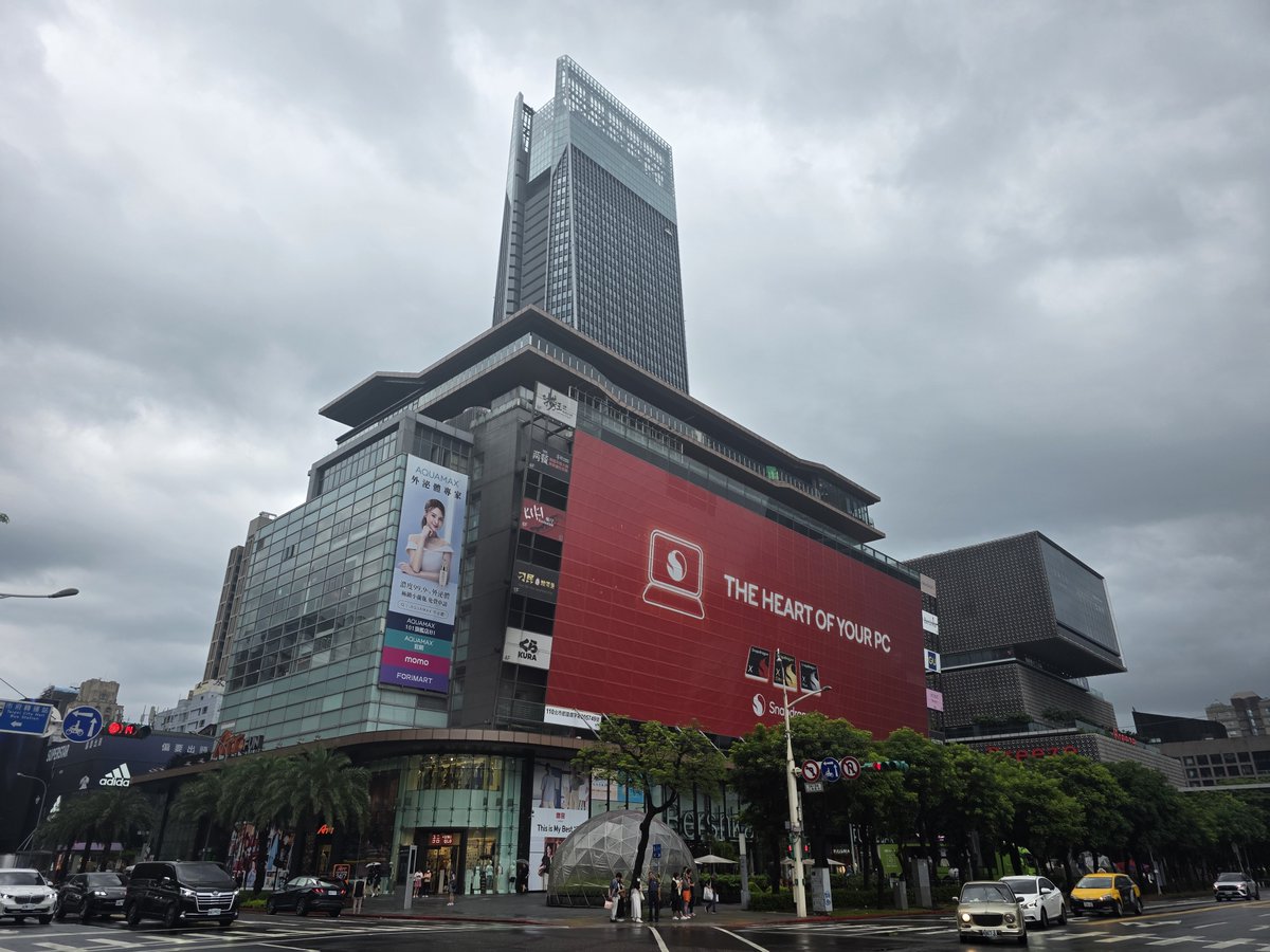 Snapdragon_JPN's tweet image. 🌏 #COMPUTEX TAIPEI 2025 の現地の様子を少しだけお見せします👀
Snapdragon搭載の最新プロダクトが、未来を形にしています✨

AI、パフォーマンス、バッテリー効率…
これからの“当たり前”を、体感してください📱

今後の #Snapdragon もご期待ください🐉