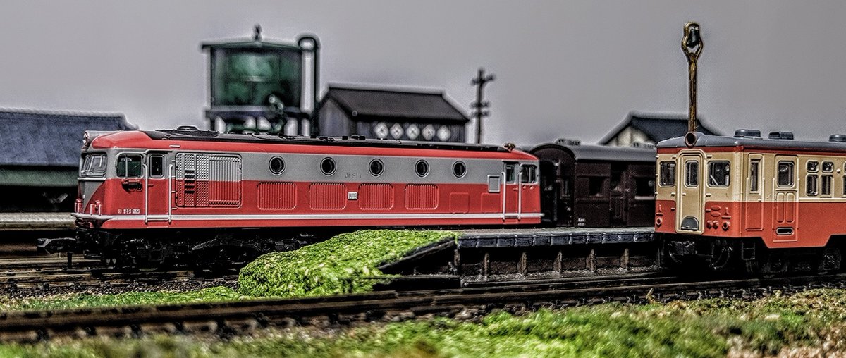 take7700gh5fs's tweet photo. #みんなでJR四国の写真を出す展覧会
ん❔国鉄時代が混じったな🤔
#マイクロエース
#キハ32
#DF91
#Nゲージ
#鉄道模型
#模型撮り鉄 https://t.co/fZNGcdHqxG