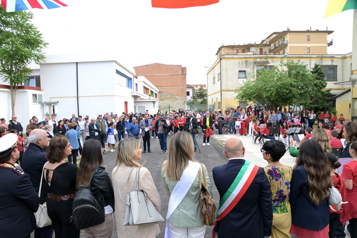 marottavito's tweet photo. Grande festa: 
impegno mantenuto, riqualificata e consegnata ai bambini la palestra del plesso scolastico “Nicholas Green” di viale Europa https://t.co/iZ8v7D9HH4