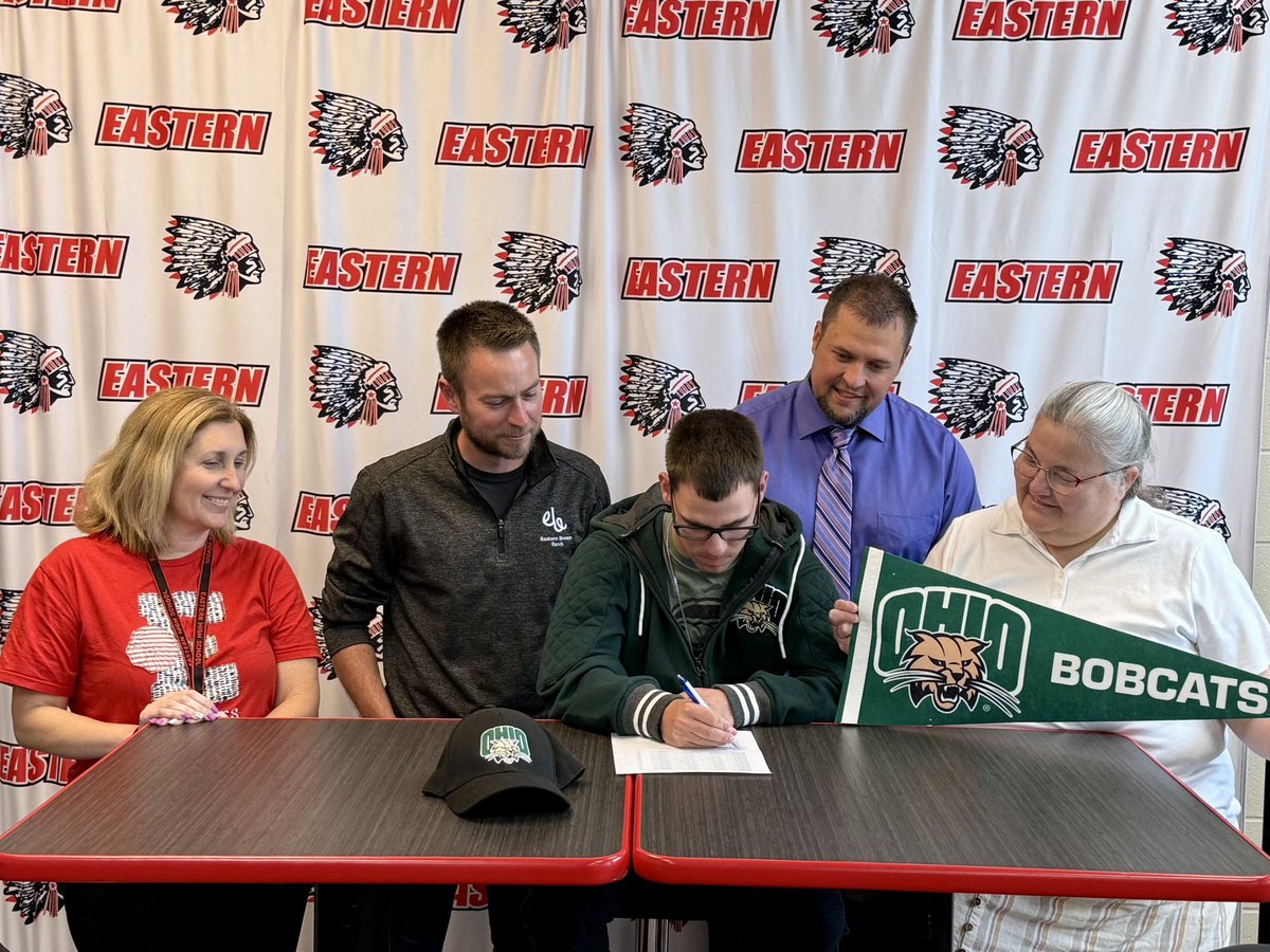 Fine Arts Signing Day!

Cole Fender is attending Wright State, where he’ll take trombone lessons from Dr. McNamara and perform with the trombone ensemble.

Andrew Campbell is attending Ohio, where he’ll perform in the Marching 110!

Congrats, boys!

#EBBWithPride