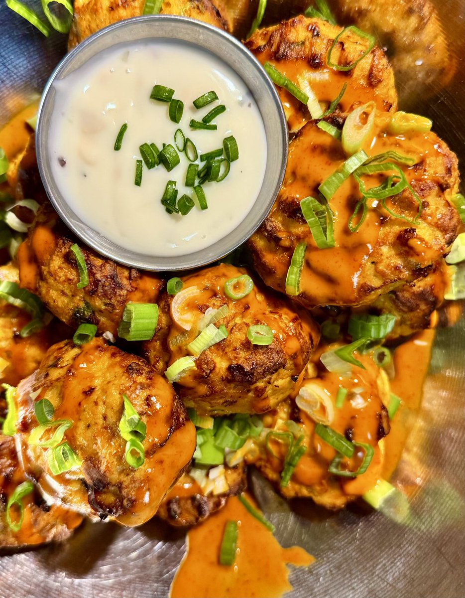 SammyJoCooks4U's tweet photo. Buffalo Chicken Meatballs w/low fat blue cheese dressing…high in protein, low in calories, HUGE in flavor!!! 😋
#homechef
#dinner
#thursdaykitchen https://t.co/28Re68DVQX