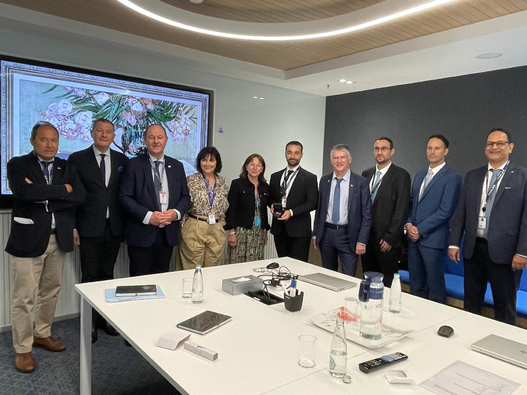 Consulate General of France in Bangalore 🇫🇷 🇪🇺 (@bangalorefrance) on Twitter photo French delegation from <a href="/Senat/">Sénat</a> led by Paris Vice President <a href="/catherine_dumas/">Catherine DUMAS</a> were welcomed by <a href="/thalesgroup/">Thales Group</a> Engineering Competence Centre, #Bangalore Director Francois Colonna for a presentation of their projects for #civil & #defence sectors, catering to their worldwide operations French delegation from <a href="/Senat/">Sénat</a> led by Paris Vice President <a href="/catherine_dumas/">Catherine DUMAS</a> were welcomed by <a href="/thalesgroup/">Thales Group</a> Engineering Competence Centre, #Bangalore Director Francois Colonna for a presentation of their projects for #civil & #defence sectors, catering to their worldwide operations