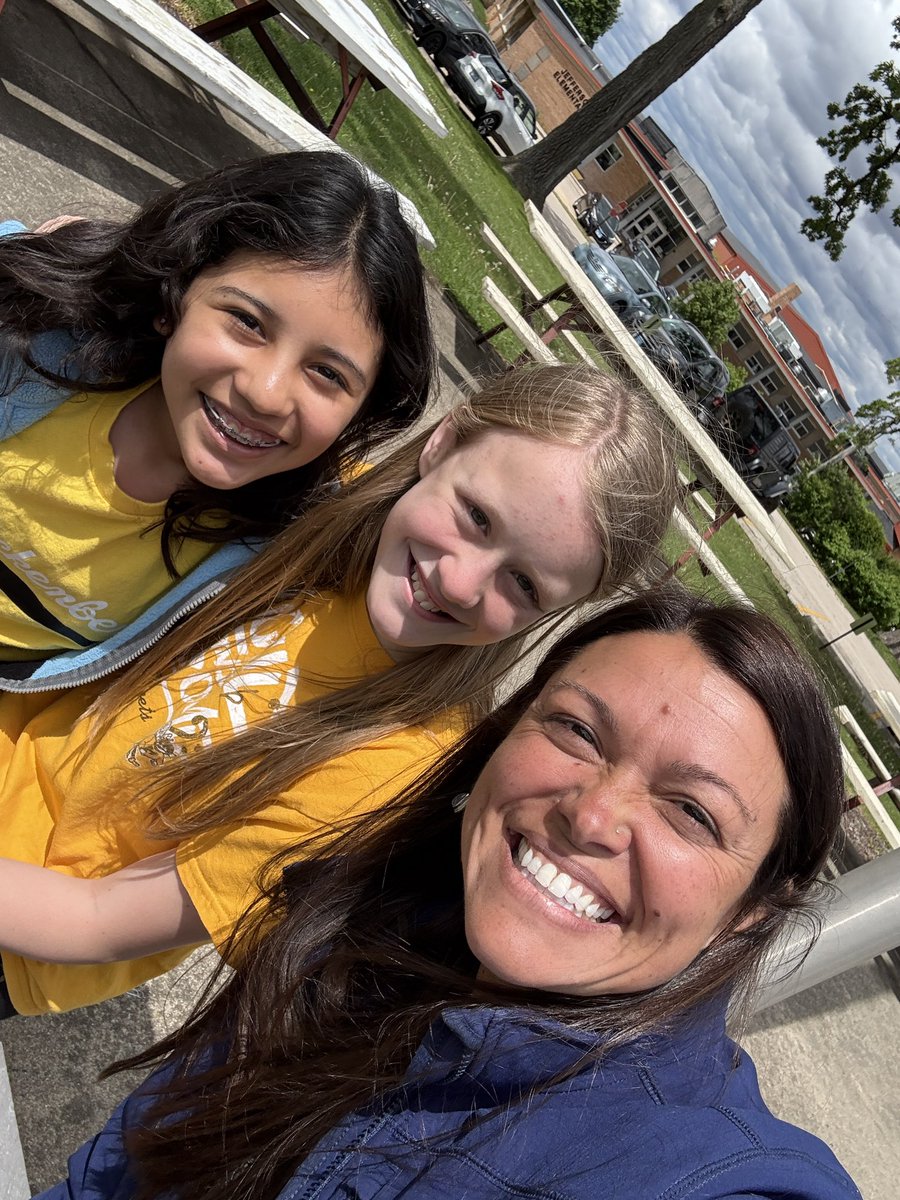 Final <a href="/JeffersonD50/">Jefferson Elementary School</a> Lunch with the Principal of the year! Thanks for joining me, ladies! #JeffersonJourney #LadiesLunch