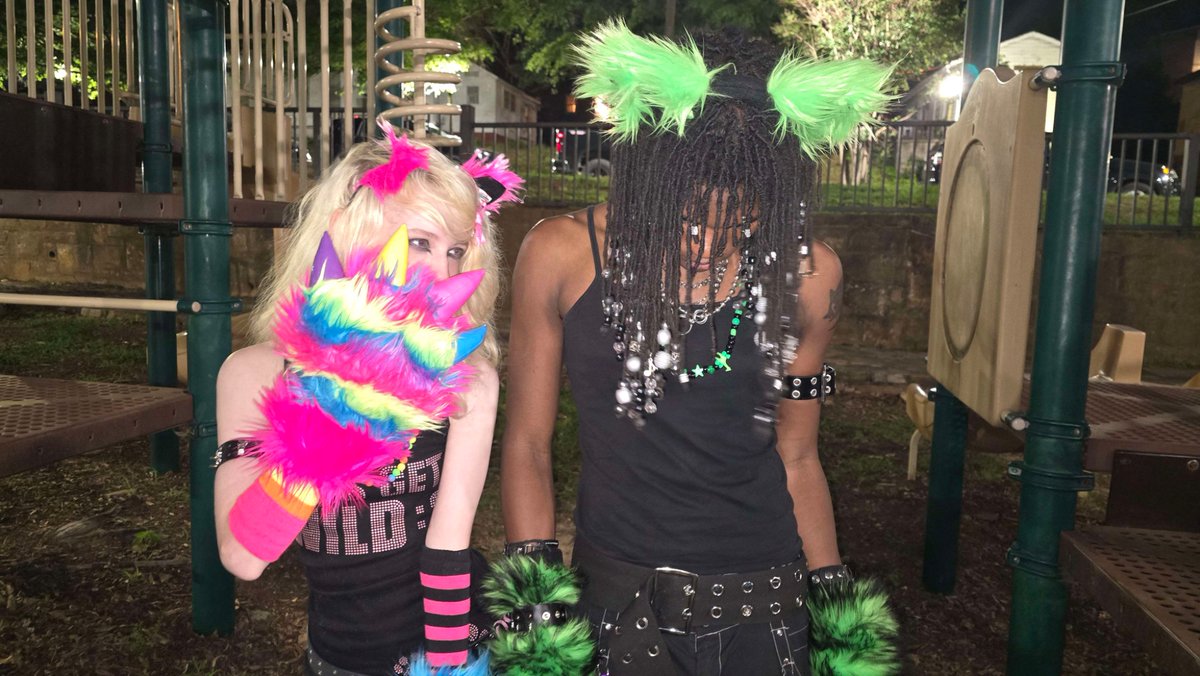 FLOWRAWR HAZARD ⚠️🌈 (@moonsugar666) on Twitter photo 