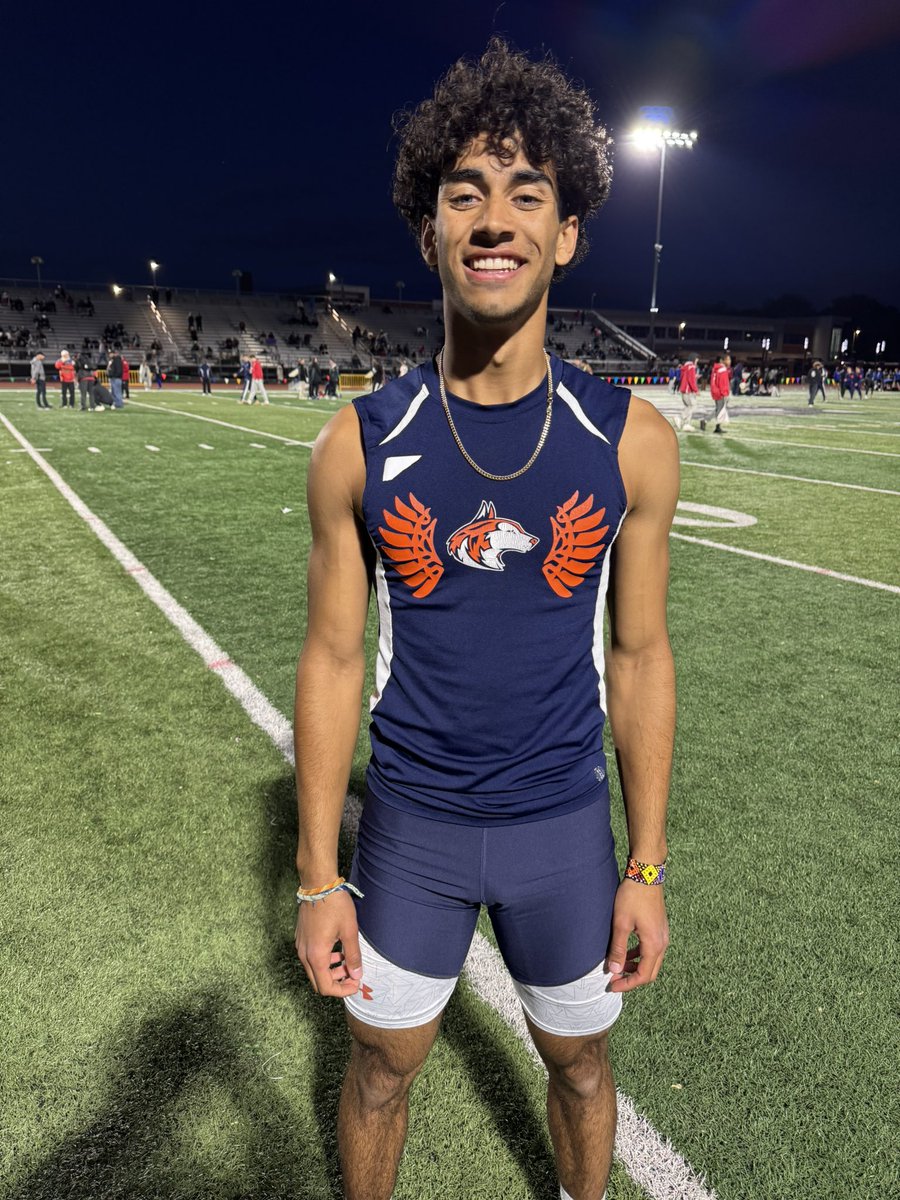 🔥NEW SCHOOL RECORD🔥

Sr. Edward Mumford SMASHES the 300IH School Record at Sectionals - 38.66 sec! 

🔵🟠🐺🔵🟠
#DRIVENTOCOMPETE #TOGETHER