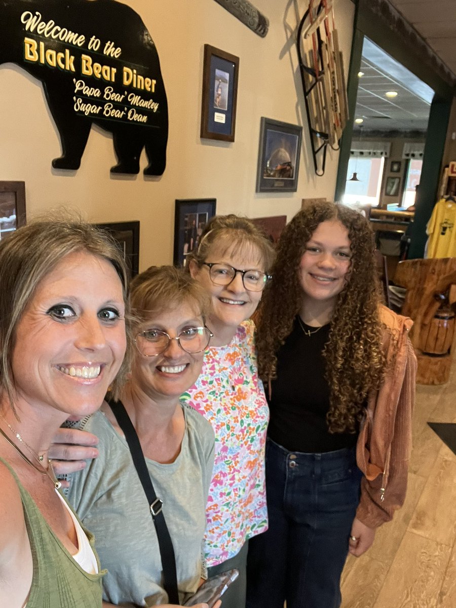 Lib_Laugh_Love's tweet photo. Spent time with our lovely family today! Good food, good conversation, and a great GREAT God. #perksofhomeschooling #indepmo #blackbeardiner #lovelyladies #grateful #lotsoflaughs https://t.co/Owcv1mPTwT