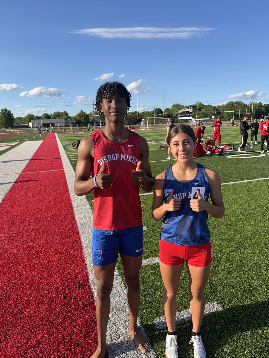 MiegeTrack's tweet image. Dante Combs and Ella Aquino both took second place in the 400m. Dante ran a PR of 50.3 and Ella ran a PR of 59.9. Also helped both 4x400s move onto state. Way to go guys!