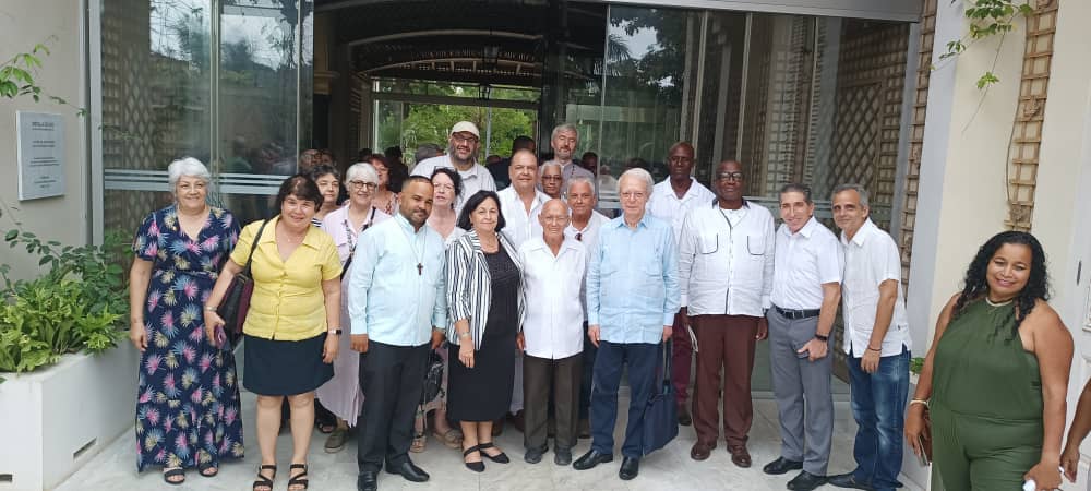 Líderes religiosos, asociaciones fraternales, la <a href="/DialogoCubano/">Plataforma Diálogo Interreligioso Cubano</a> y <a href="/freibetto/">frei betto</a> celebraron hoy en <a href="/centrofidel/">Centro Fidel Castro Ruz</a> los 40 años del libro "Fidel y la Religión", una conversación de 23 horas entre el líder histórico de la Revolución cubana, Fidel Castro Ruz, y el teólogo brasileño.❤️🇨🇺🙏