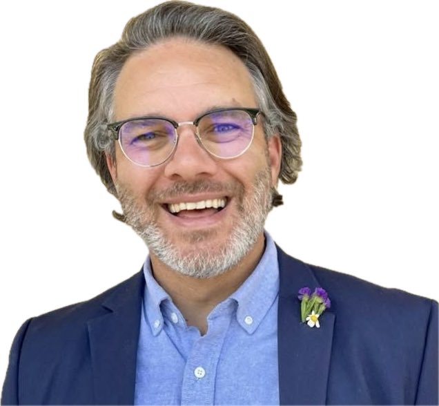 ARStager's tweet image. My sons and apparently all their friends think I’m trying to look like Max Strus but honestly he’s trying to look like his uncle, me.