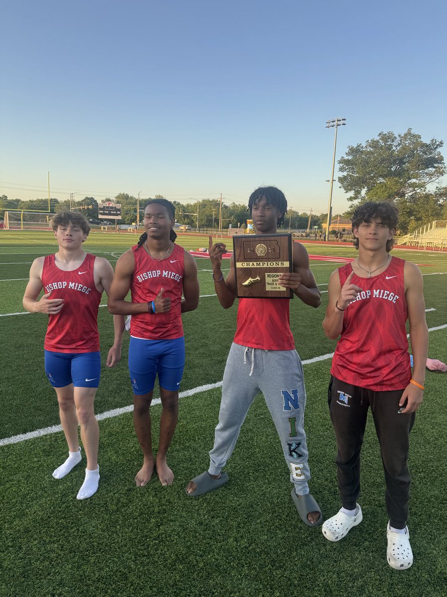 MiegeTrack's tweet image. The boys 4x400 relay sealed the deal to claim the boys overall team title. Junior Dante Combs, Freshman Will Scallety, Senior Brayden Lane, and Junior Pierce Butler. Huge PR of 3:26.6!