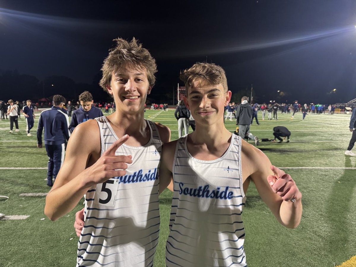 Conrad and John both double back to qualify in the 1600!
Both at 4:20. Huge PR FOR Clinton!!!