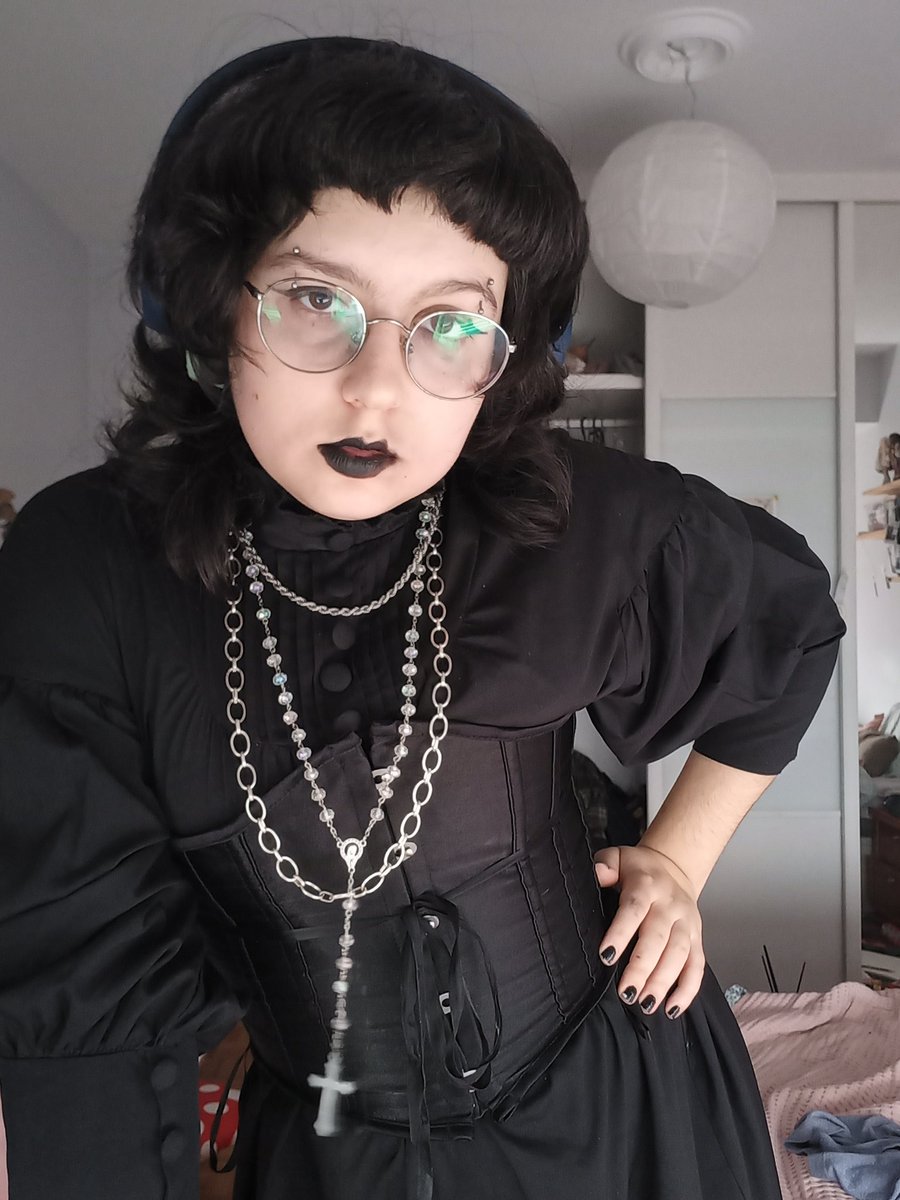 i'm late to goth day but happy goth day