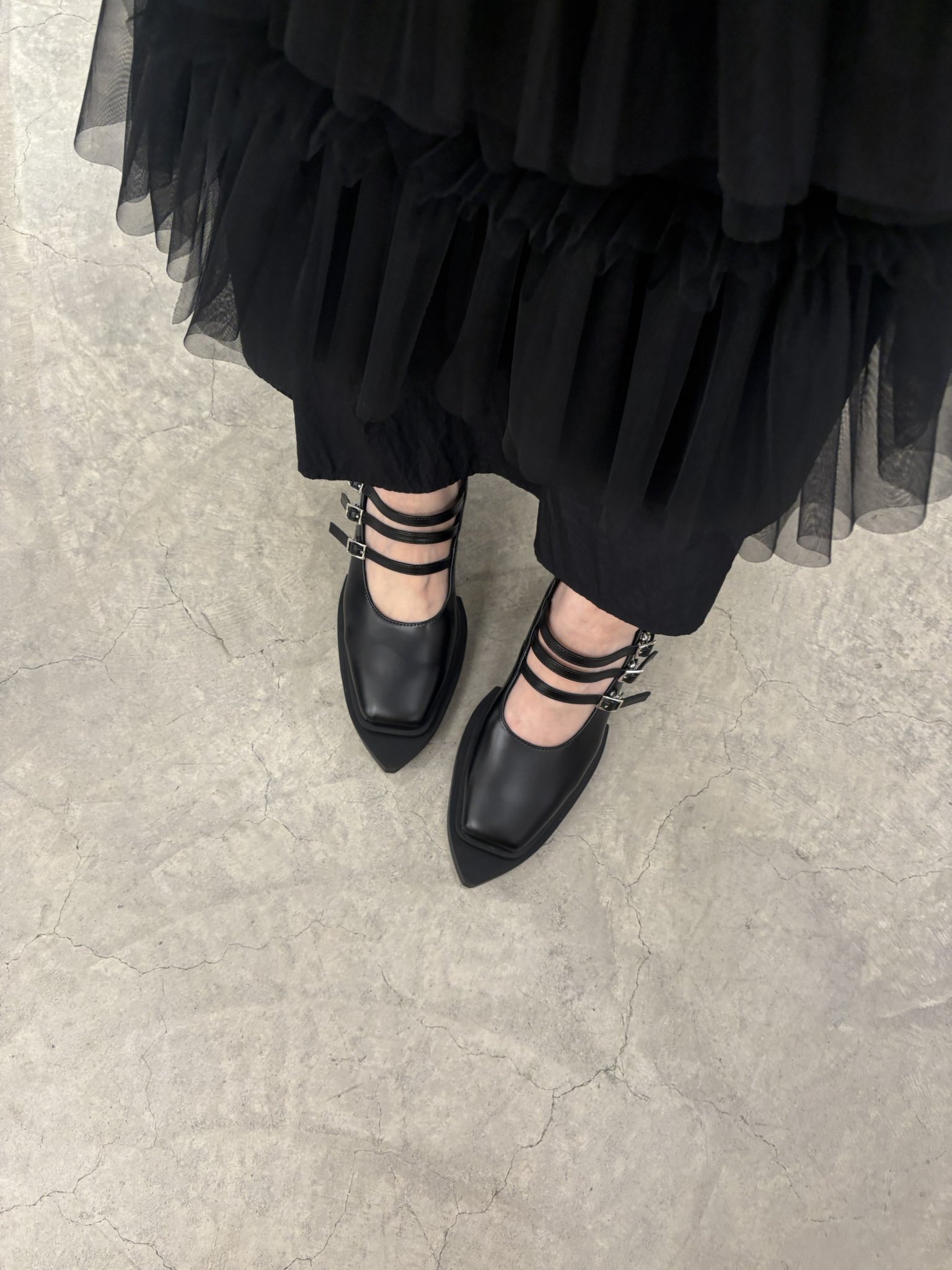 AKIKO AOKI 黒 ストラップシューズ ベロア AKIKOAOKInew_695bf661-e1ce-