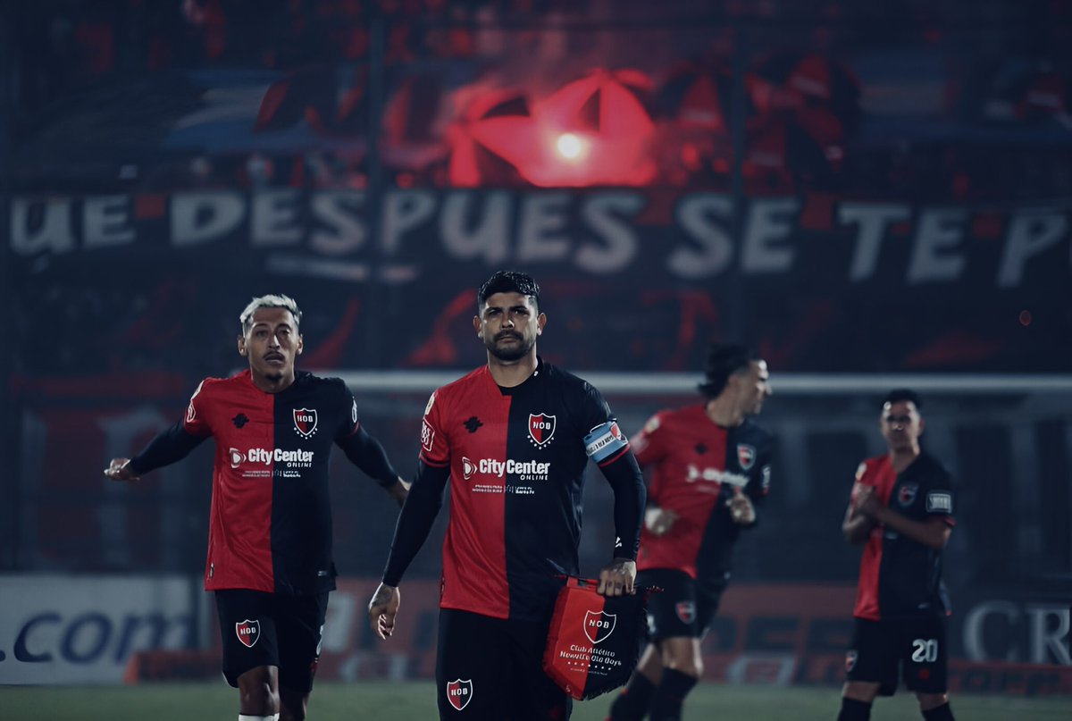 fútbol y mucho huevo.