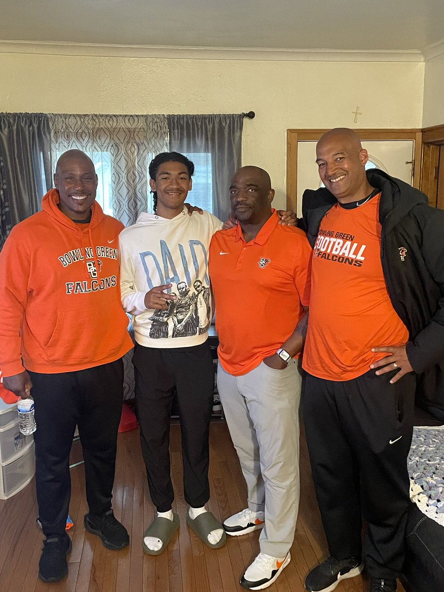 Isaiah Hayward (@isaiah172200) on Twitter photo Thanks <a href="/BruceSJohnson/">Bruce S Johnson</a> for stopping by the house Tuesday afternoon appreciate the love!! <a href="/ToledoWhitmerFB/">Toledo Whitmer Football</a> Thanks <a href="/BruceSJohnson/">Bruce S Johnson</a> for stopping by the house Tuesday afternoon appreciate the love!! <a href="/ToledoWhitmerFB/">Toledo Whitmer Football</a>