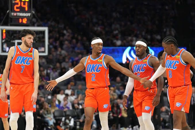 O OKC tá FEDENDO a título, SGA craque demais. O time ainda por cima é capaz de jogar uma defesa elite, aí vai ver o Banco tem uma profundidade sinistra.

absurdo, papo reto