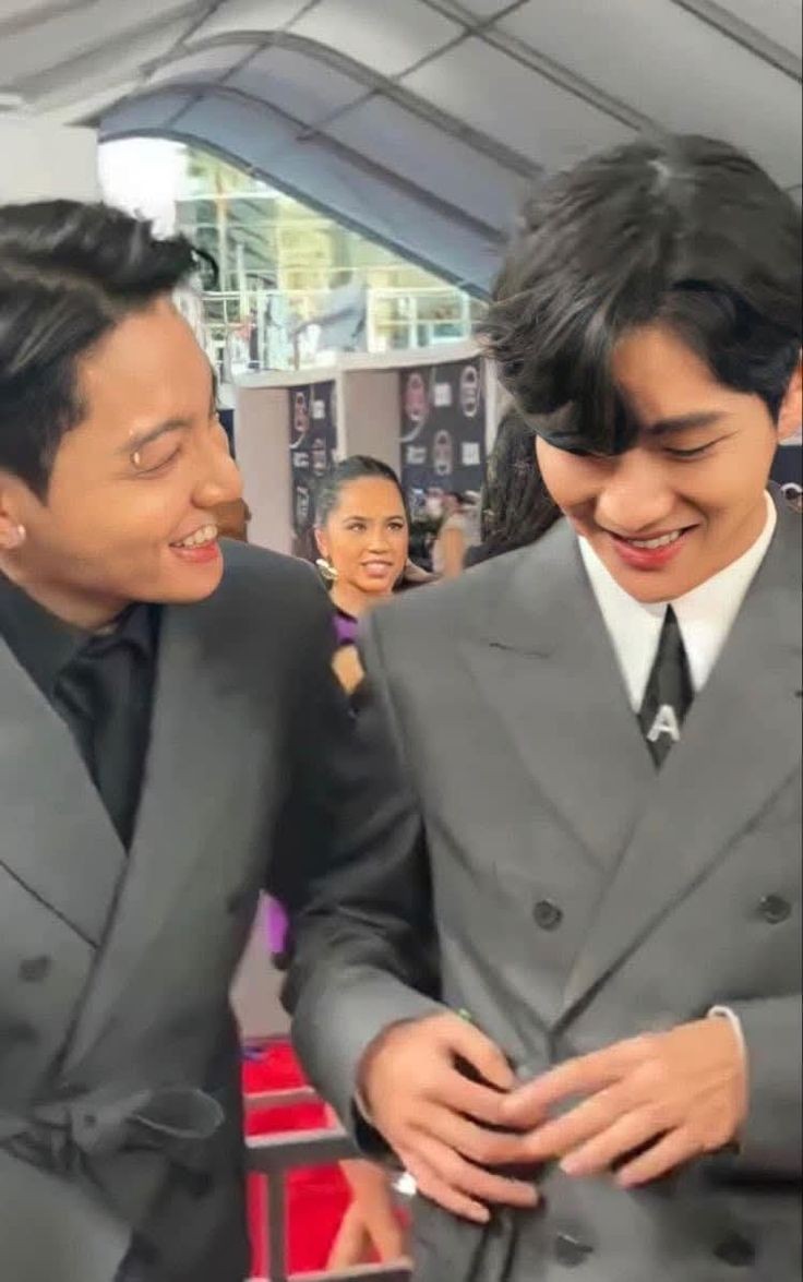 qweruiorp's tweet image. my home and my eternal love ✨️🎀🌼🏡🎐🫧

#smartboom #taekook #alexandhenry ✨️