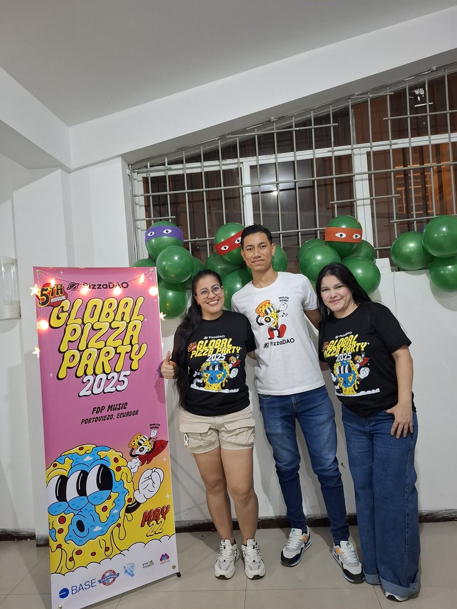 #GlobalPizzaParty 

Celebrando en Portoviejo gracias a <a href="/Pizza_DAO/">PizzaDAO.eth 🍕🏴‍☠️</a>
