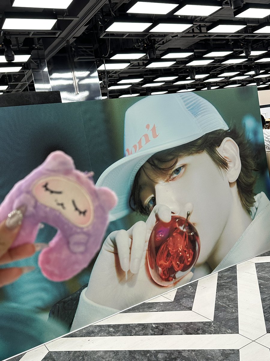 EXOLxiaoli's tweet photo. #BAEKHYUN #백현_위드뮤_POP업스토어 #Essence_of_Reverie #큥이와_리리_백일몽 https://t.co/2Oy84hSGxR