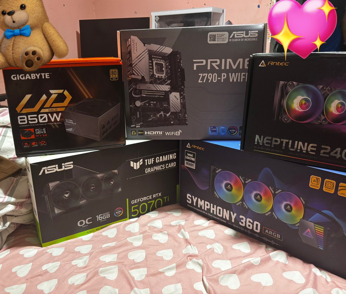 Sugarser0's tweet photo. Muchas gracias por los bits, subs y yapes  por fin me llegó mi pc  valió la pena matarse de hambre 🤣 https://t.co/fk2DN6zkWw