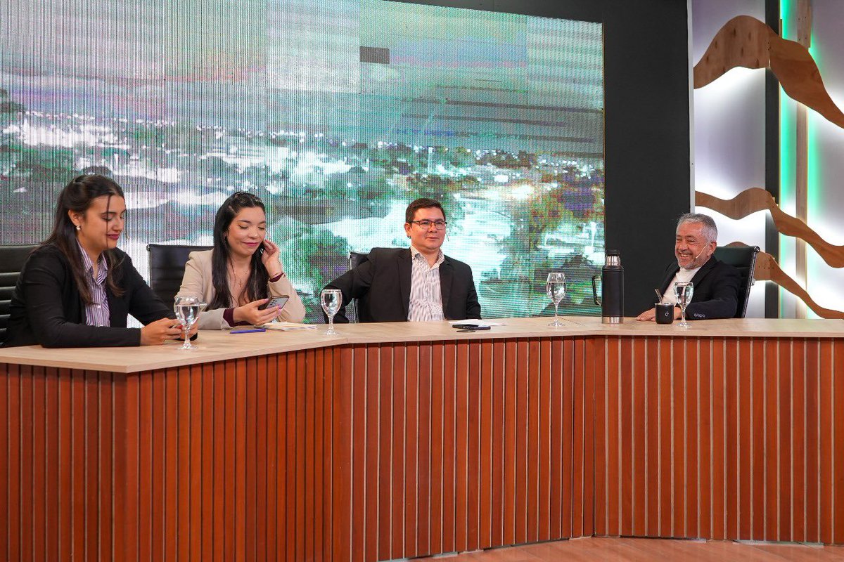 Armando Molina (@amolinalarioja) on Twitter photo Celebro estos espacios de DEBATE, DIÁLOGO y CONSTRUCCIÓN colectiva. Fui invitado al Programa <a href="/PoliticaMentee/">PolíticaMENTE</a> para charlar de nuestra actualidad. GRACIAS a <a href="/RTR_Canal_9/">Canal 9 La Rioja</a> por esta invitación, me gustan mucho estos ENCUENTROS de diversas voces que quieren mejorar nuestra realidad. Celebro estos espacios de DEBATE, DIÁLOGO y CONSTRUCCIÓN colectiva. Fui invitado al Programa <a href="/PoliticaMentee/">PolíticaMENTE</a> para charlar de nuestra actualidad. GRACIAS a <a href="/RTR_Canal_9/">Canal 9 La Rioja</a> por esta invitación, me gustan mucho estos ENCUENTROS de diversas voces que quieren mejorar nuestra realidad.